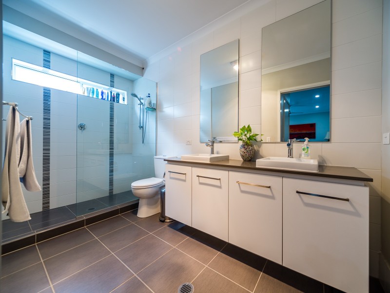 28 Galley Road, Hope Island QLD 4212