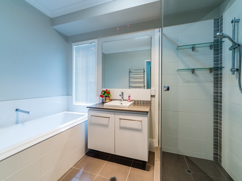 28 Galley Road, Hope Island QLD 4212