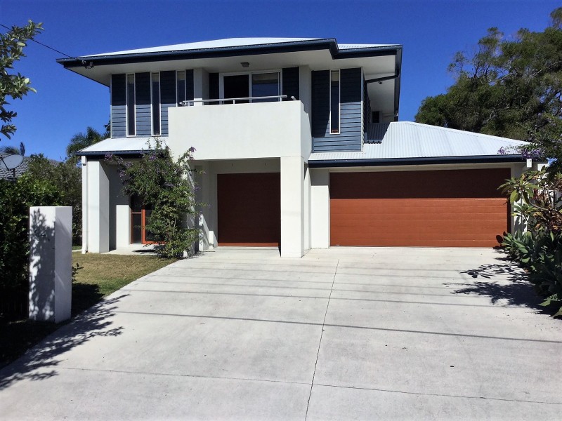 54 Howard Street, Runaway Bay QLD 4216