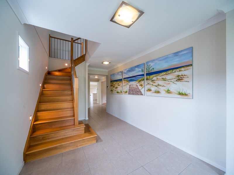 54 Howard Street, Runaway Bay QLD 4216