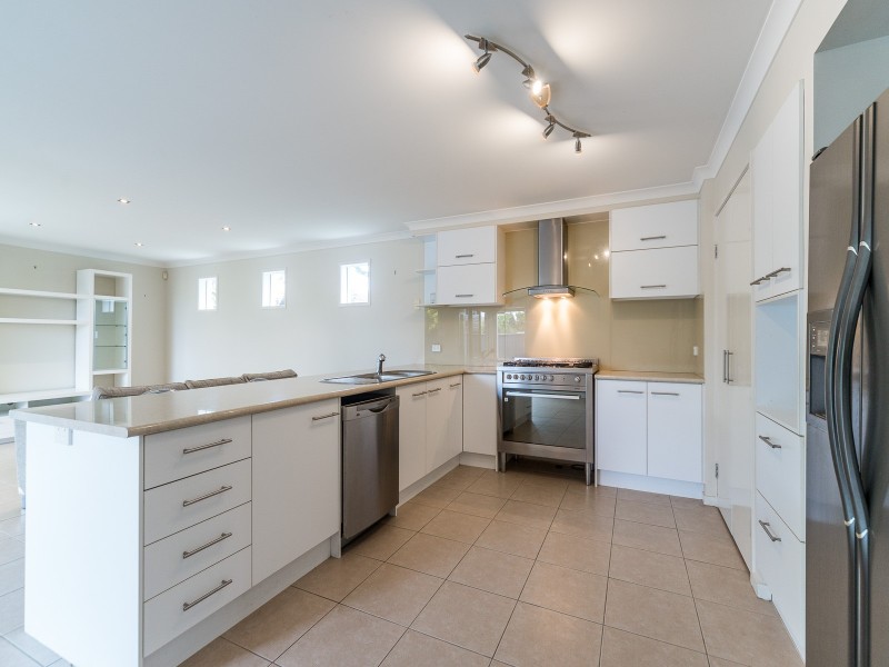 54 Howard Street, Runaway Bay QLD 4216