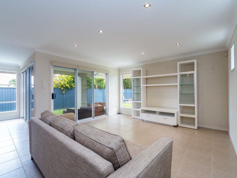 54 Howard Street, Runaway Bay QLD 4216