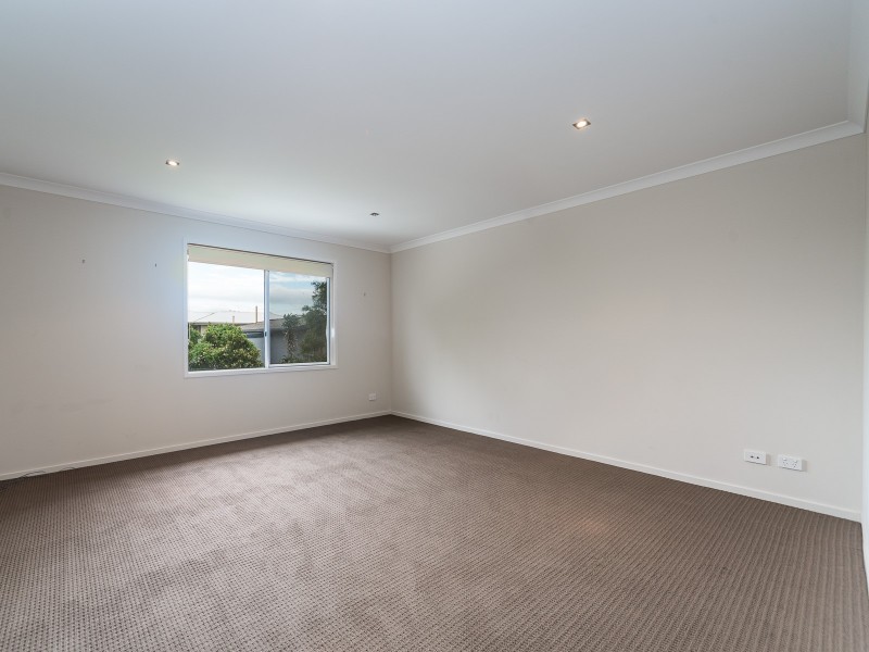 54 Howard Street, Runaway Bay QLD 4216