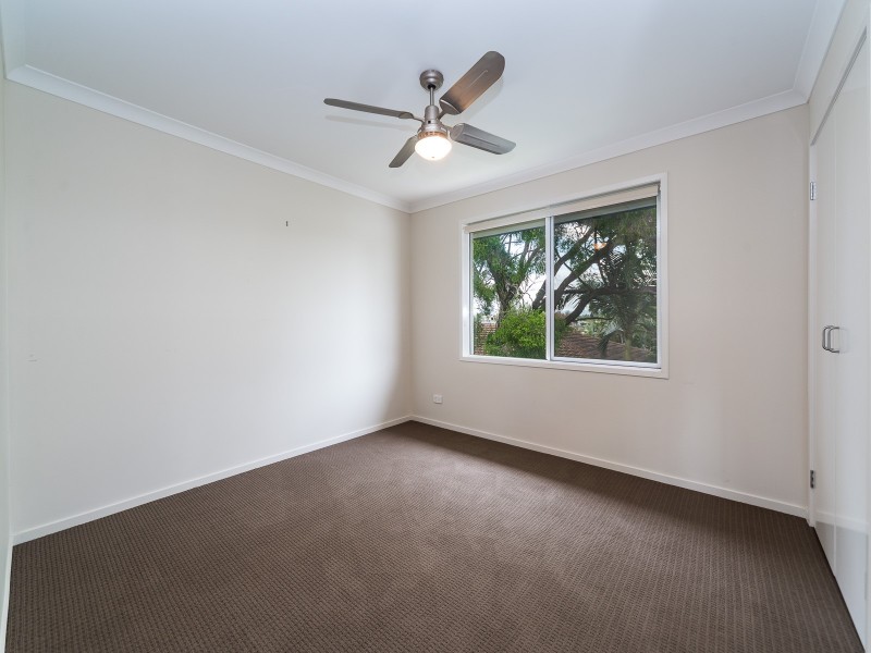 54 Howard Street, Runaway Bay QLD 4216