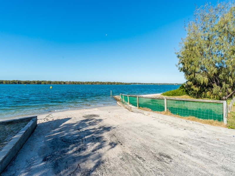 54 Howard Street, Runaway Bay QLD 4216