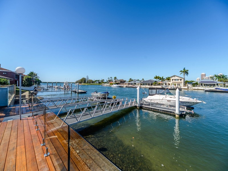 2/8 Markham Avenue, Runaway Bay QLD 4216