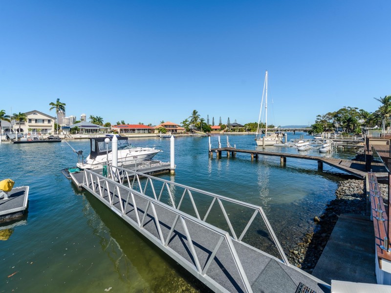 2/8 Markham Avenue, Runaway Bay QLD 4216