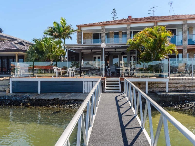 2/8 Markham Avenue, Runaway Bay QLD 4216