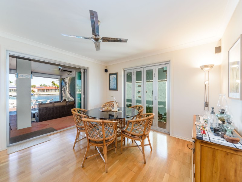 2/8 Markham Avenue, Runaway Bay QLD 4216