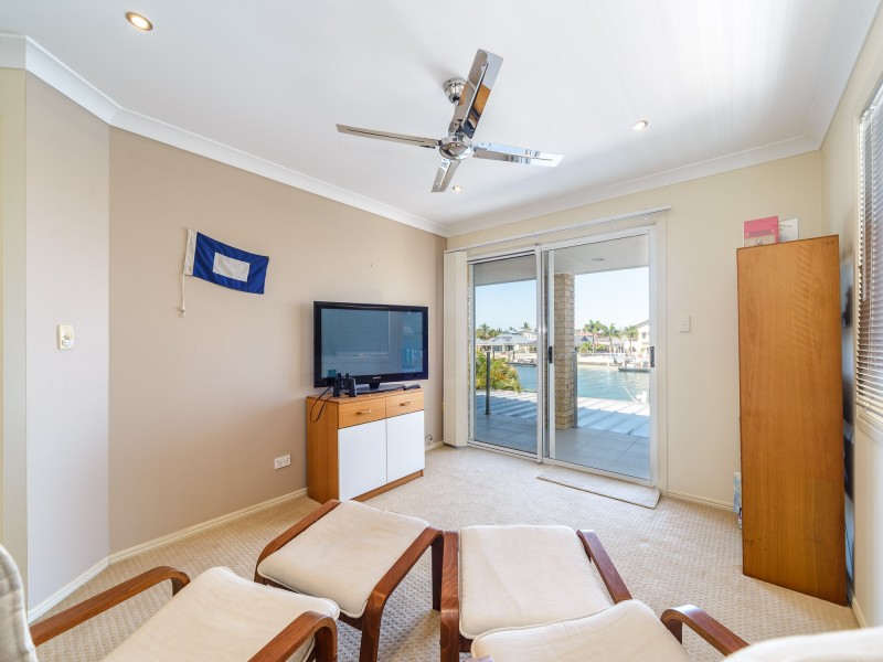 2/8 Markham Avenue, Runaway Bay QLD 4216