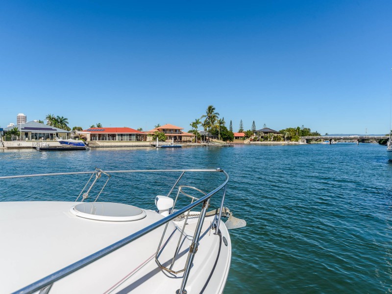 2/8 Markham Avenue, Runaway Bay QLD 4216