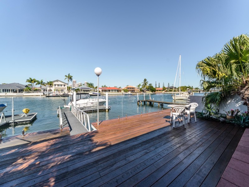 2/8 Markham Avenue, Runaway Bay QLD 4216