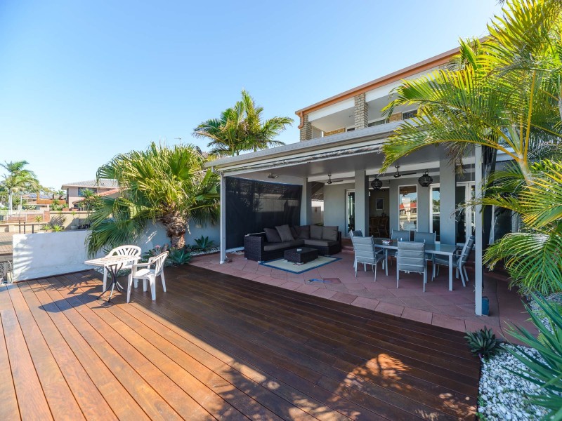 2/8 Markham Avenue, Runaway Bay QLD 4216