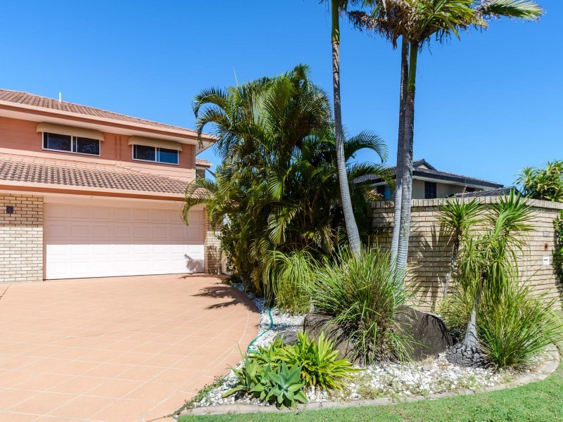 2/8 Markham Avenue, Runaway Bay QLD 4216