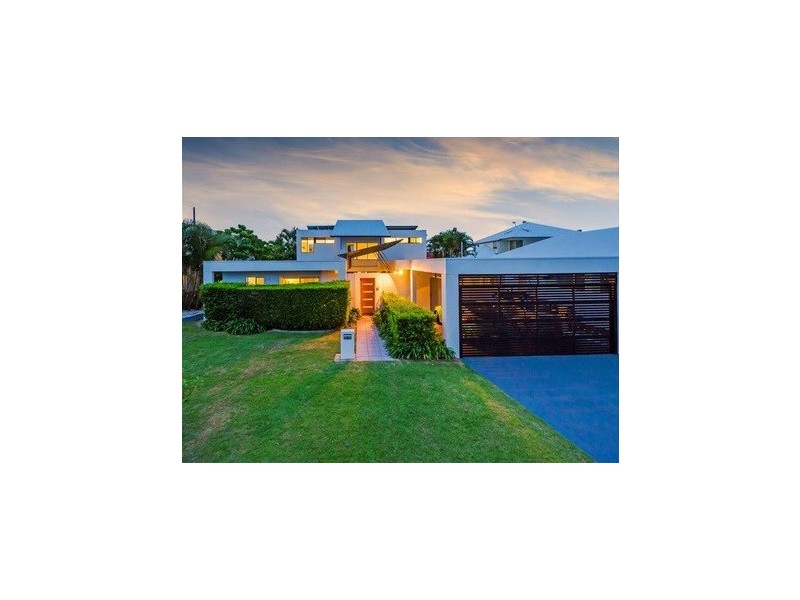 9 Dobell Avenue, Paradise Point QLD 4216