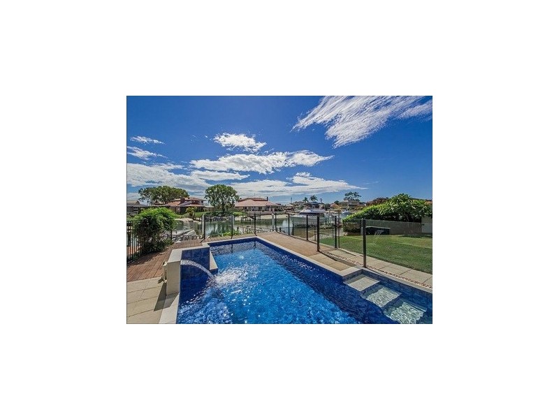 9 Dobell Avenue, Paradise Point QLD 4216