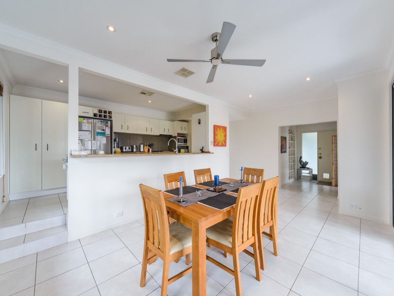 9 Dobell Avenue, Paradise Point QLD 4216