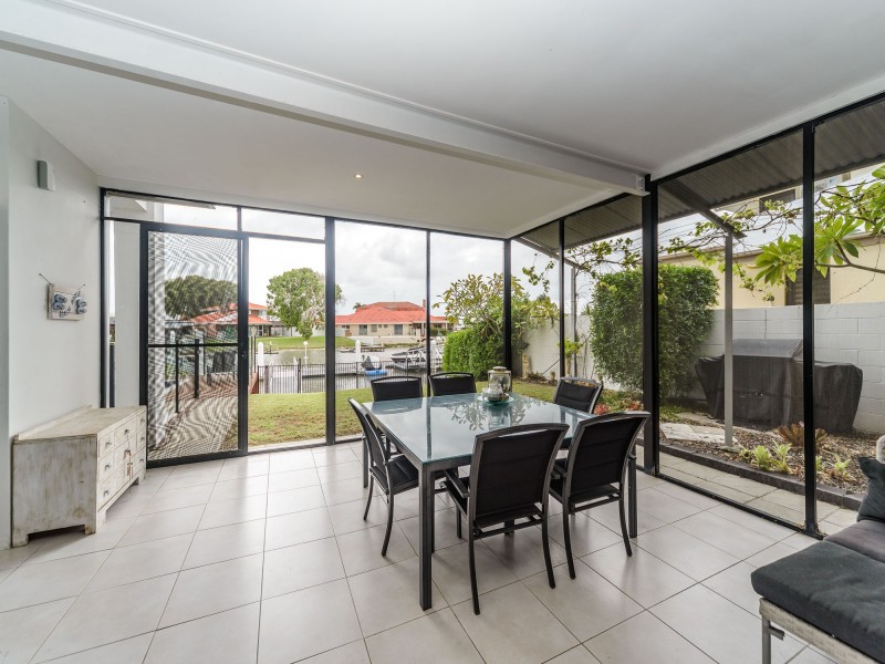 9 Dobell Avenue, Paradise Point QLD 4216