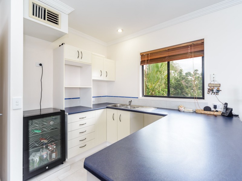 9 Dobell Avenue, Paradise Point QLD 4216