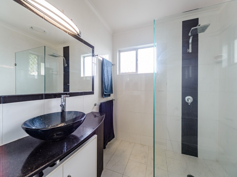 9 Dobell Avenue, Paradise Point QLD 4216