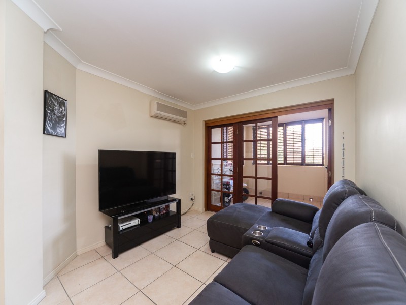 17/89 Bayview Street, Runaway Bay QLD 4216