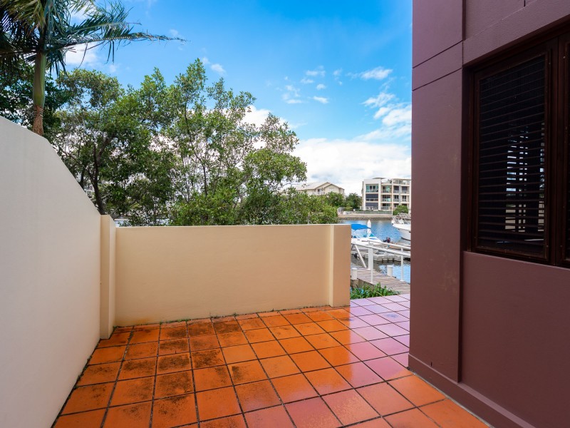 17/89 Bayview Street, Runaway Bay QLD 4216