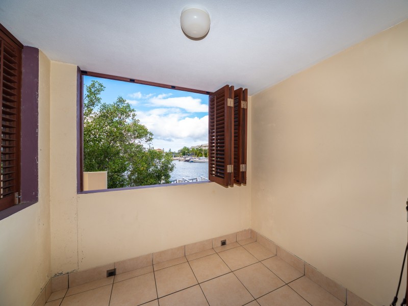 17/89 Bayview Street, Runaway Bay QLD 4216