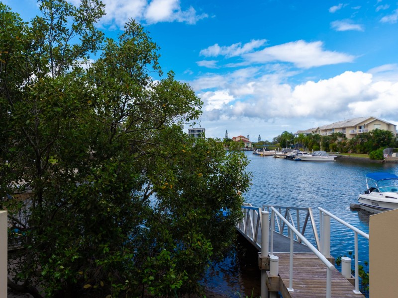 17/89 Bayview Street, Runaway Bay QLD 4216