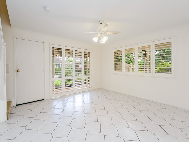 1/402 Pine Ridge Road, Coombabah QLD 4216