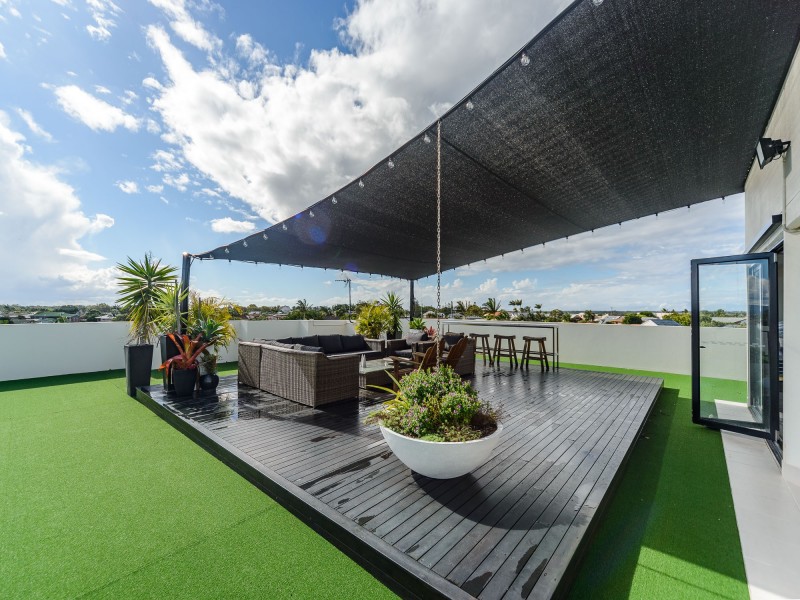 7 Wau Avenue, Runaway Bay QLD 4216