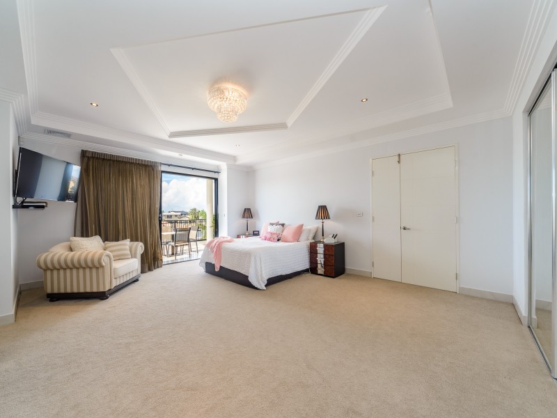 7 Wau Avenue, Runaway Bay QLD 4216