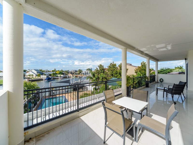 7 Wau Avenue, Runaway Bay QLD 4216