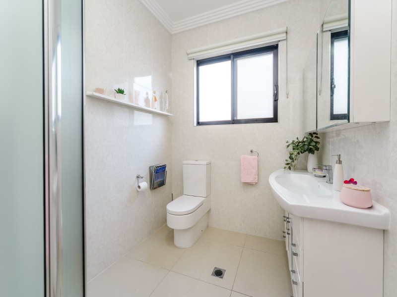 7 Wau Avenue, Runaway Bay QLD 4216