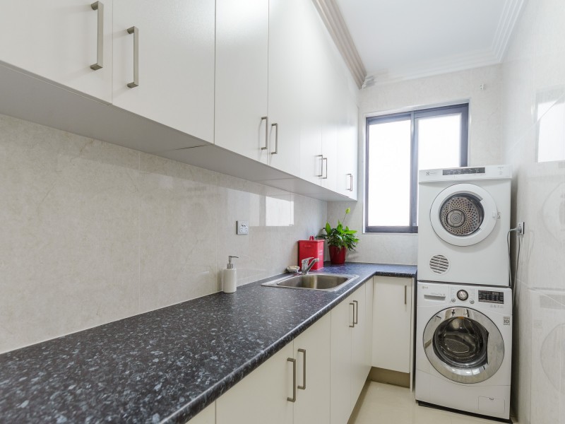 7 Wau Avenue, Runaway Bay QLD 4216