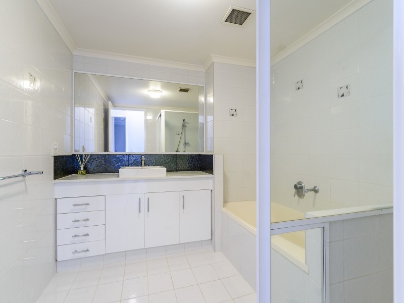 33/41A Broadwater Street, Runaway Bay QLD 4216