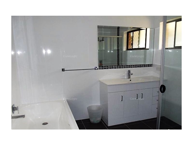 2/1 Brady Drive, Coombabah QLD 4216