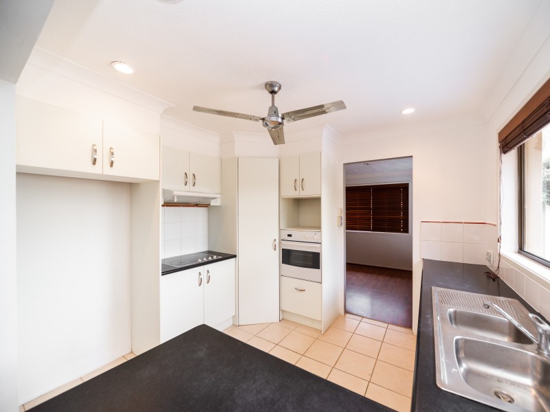 9 Burrinjuck Drive, Coombabah QLD 4216