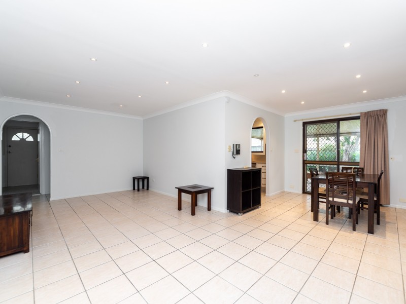 7 Margaroola Avenue, Biggera Waters QLD 4216