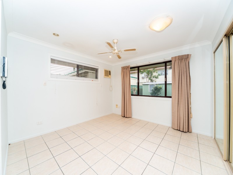 7 Margaroola Avenue, Biggera Waters QLD 4216