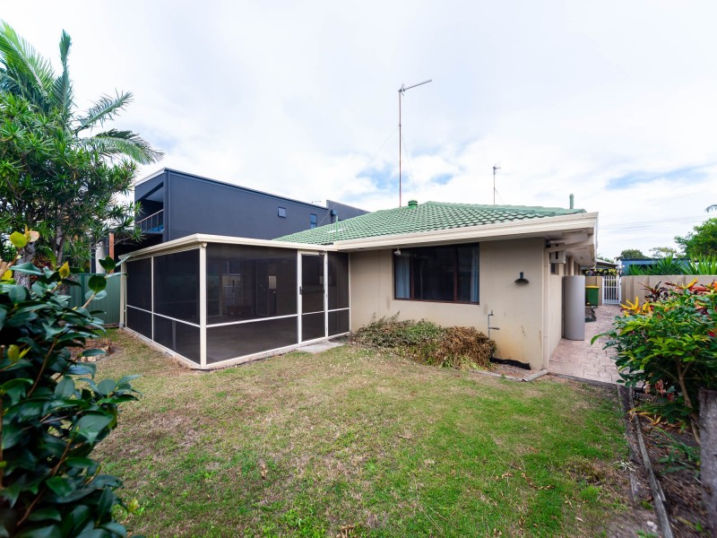 7 Margaroola Avenue, Biggera Waters QLD 4216