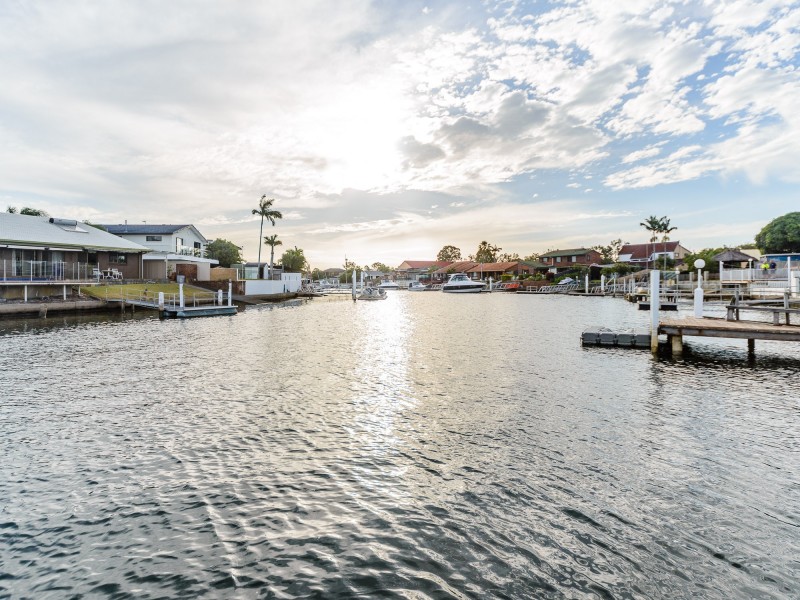 382 Bayview Street, Hollywell QLD 4216