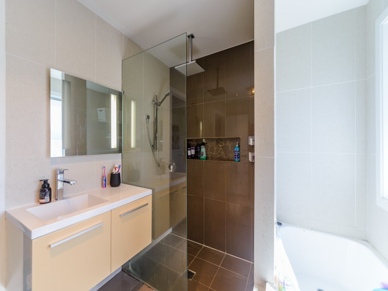 16 Burrendong Road, Coombabah QLD 4216