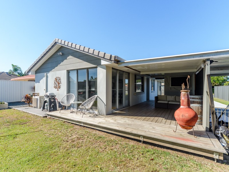 16 Burrendong Road, Coombabah QLD 4216