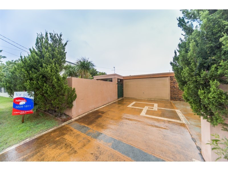 33 Runaway Bay Avenue, Runaway Bay QLD 4216