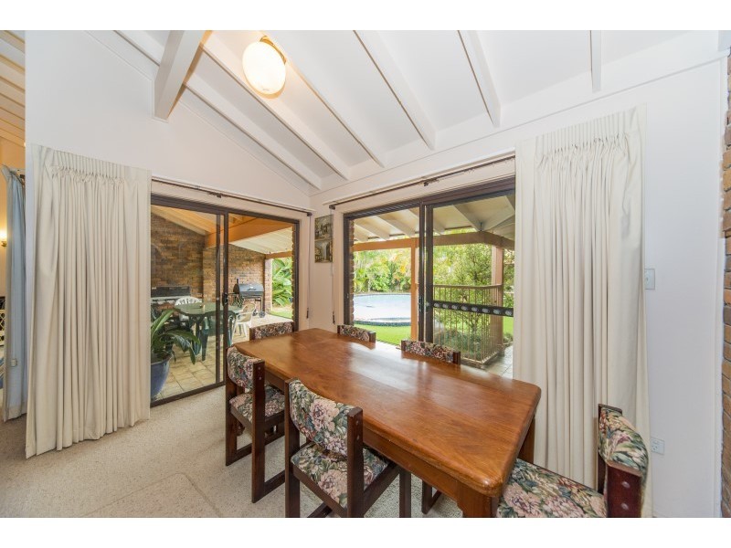 33 Runaway Bay Avenue, Runaway Bay QLD 4216