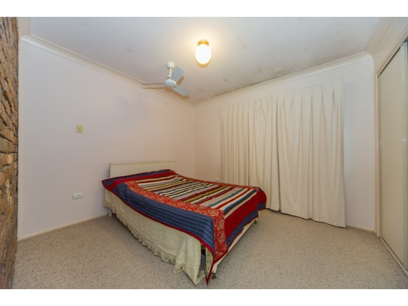 33 Runaway Bay Avenue, Runaway Bay QLD 4216