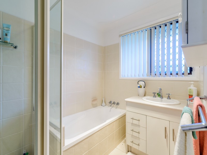 1/35 Milton Avenue, Paradise Point QLD 4216