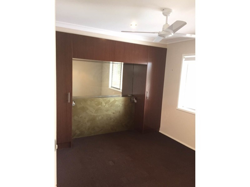 3/8 Labrador Street, Labrador QLD 4215