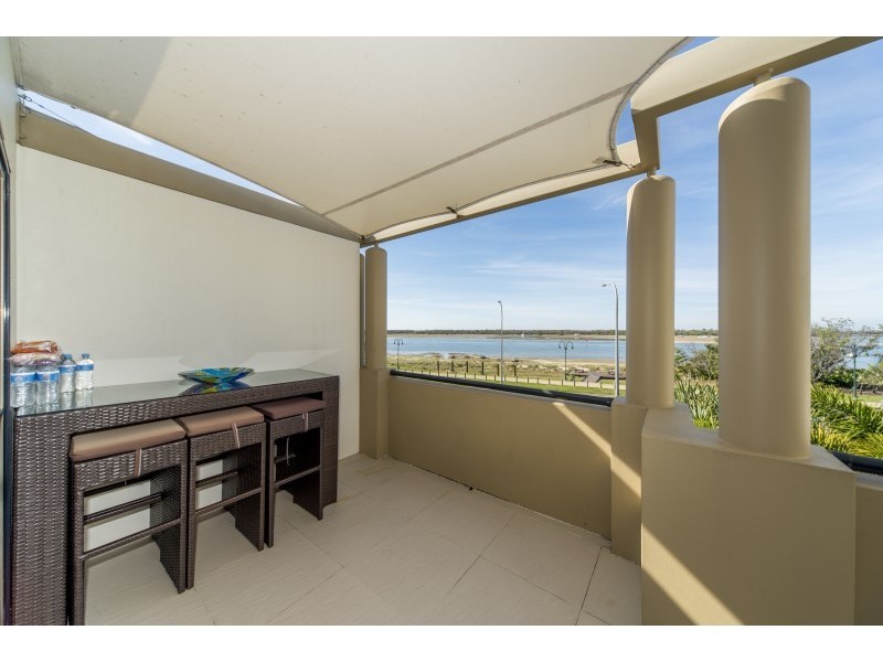 330/392 Marine Parade, Labrador QLD 4215