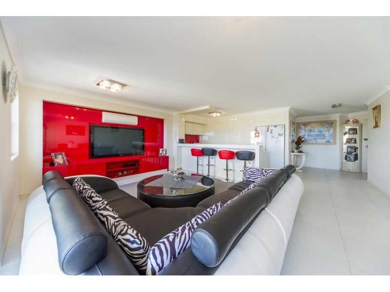 330/392 Marine Parade, Labrador QLD 4215